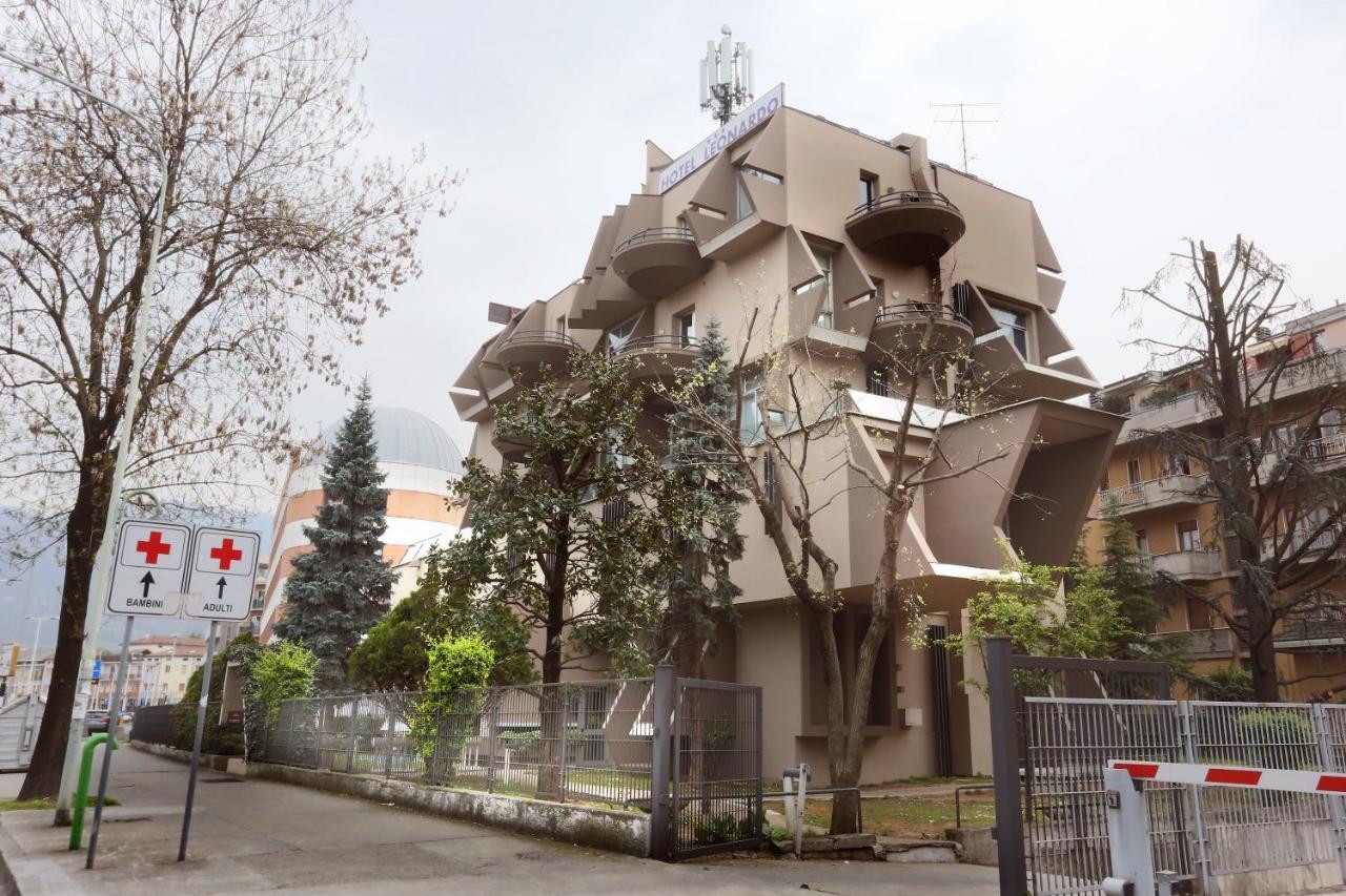 Appartamenti Leonardo Brescia Exterior foto